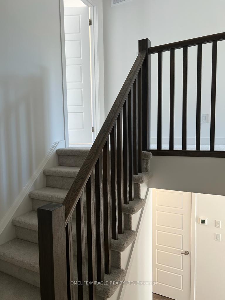 Photo 2 of 23 Pony Way, Kitchener — HOMEH