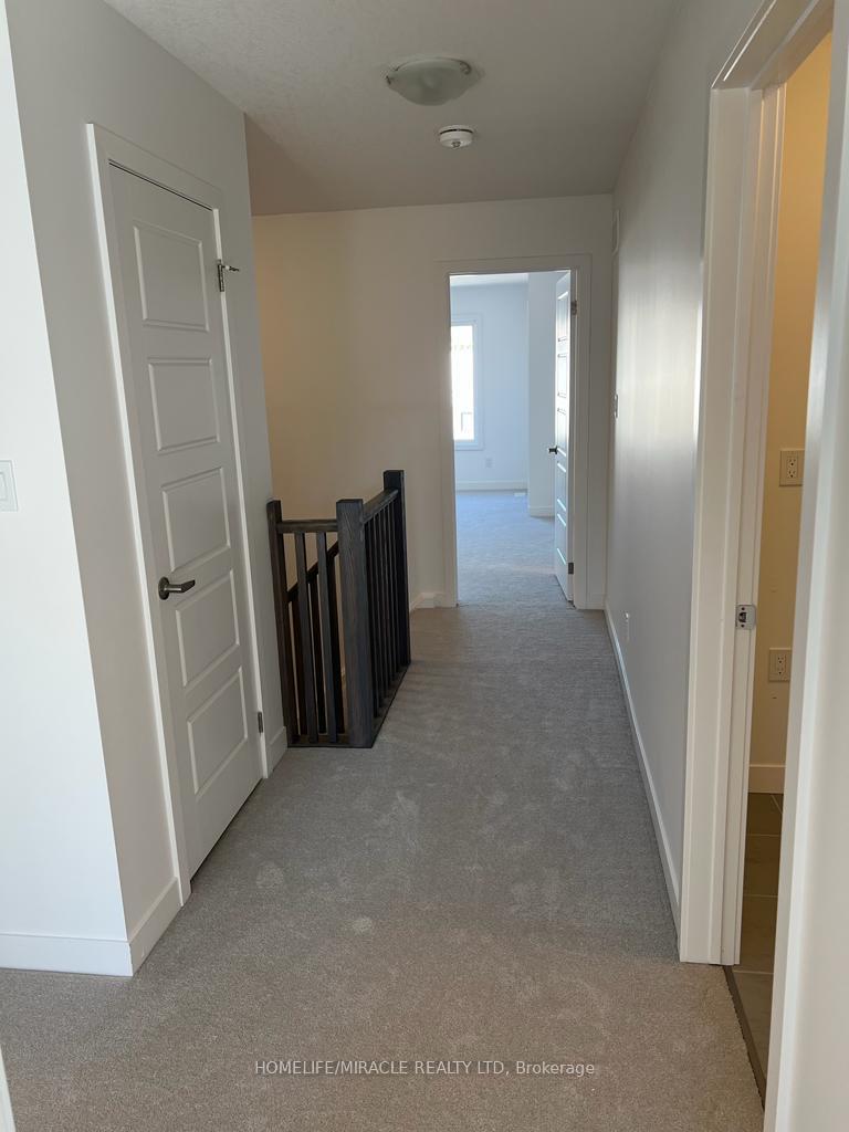 Photo 3 of 23 Pony Way, Kitchener — HOMEH