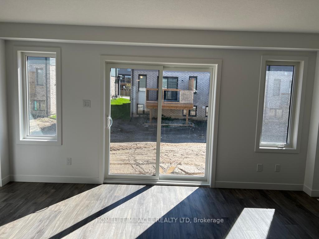 Photo 4 of 23 Pony Way, Kitchener — HOMEH