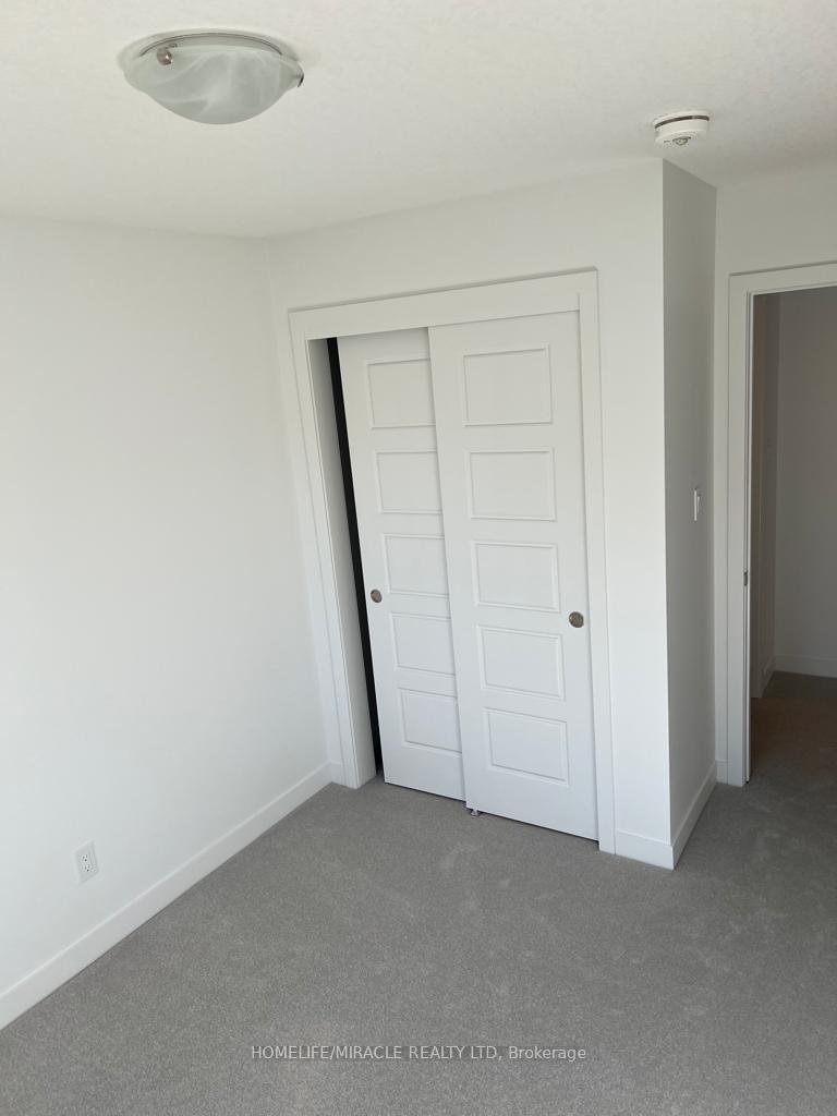 Photo 6 of 23 Pony Way, Kitchener — HOMEH