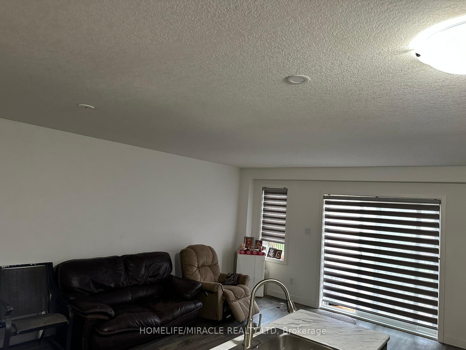 Photo 12 of 23 Pony Way, Kitchener — HOMEH