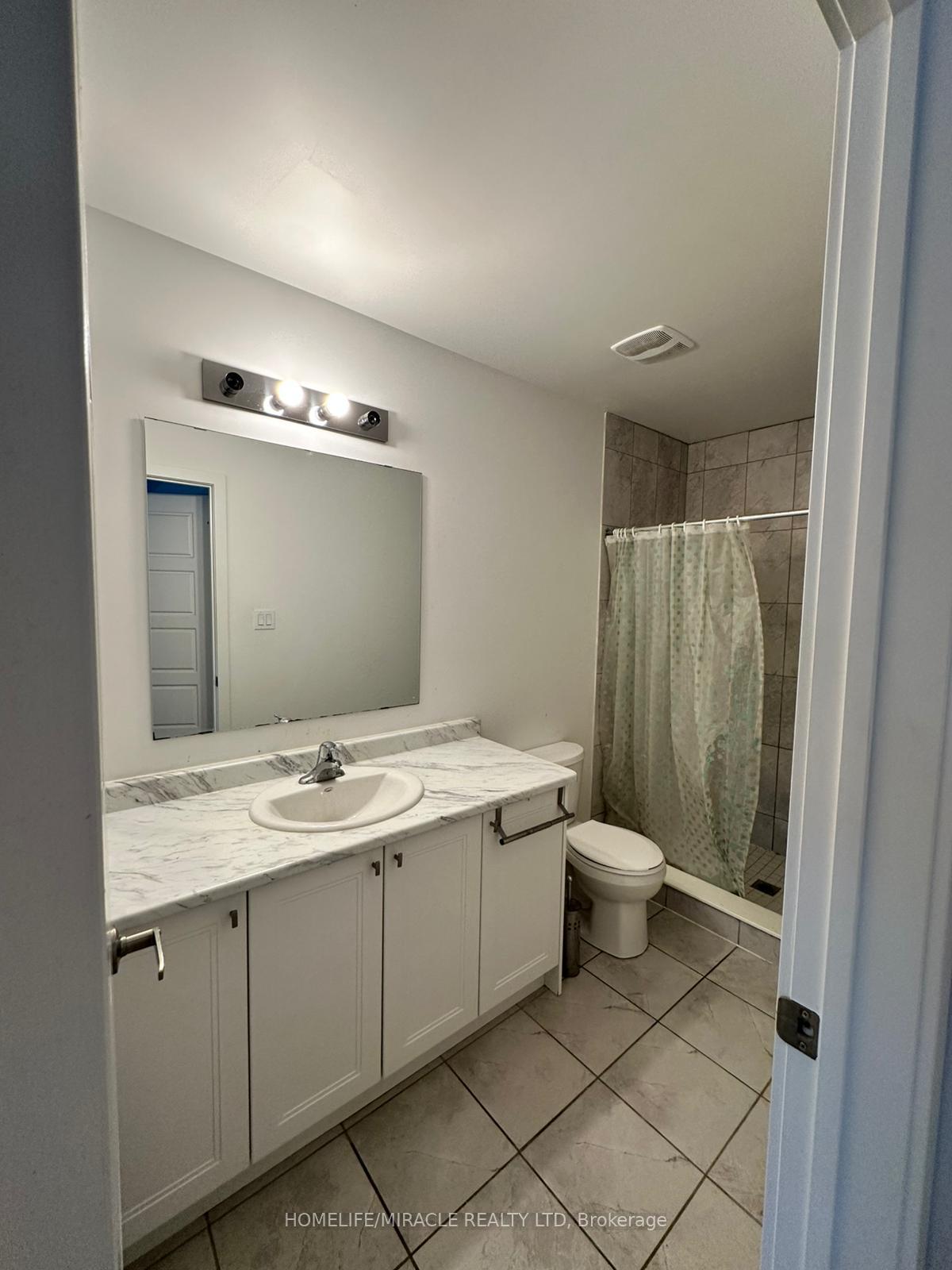 Photo 15 of 23 Pony Way, Kitchener — HOMEH