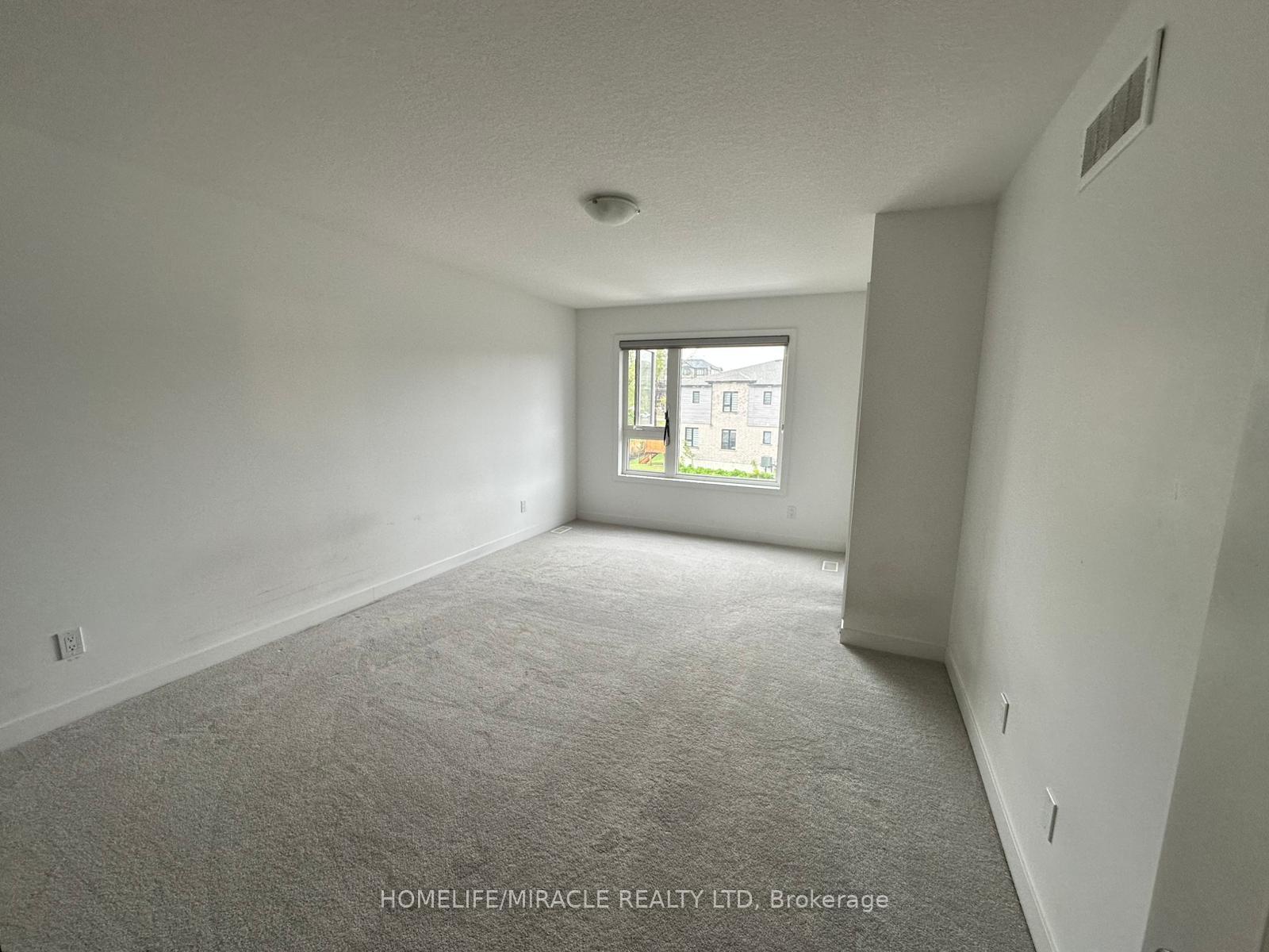 Photo 17 of 23 Pony Way, Kitchener — HOMEH