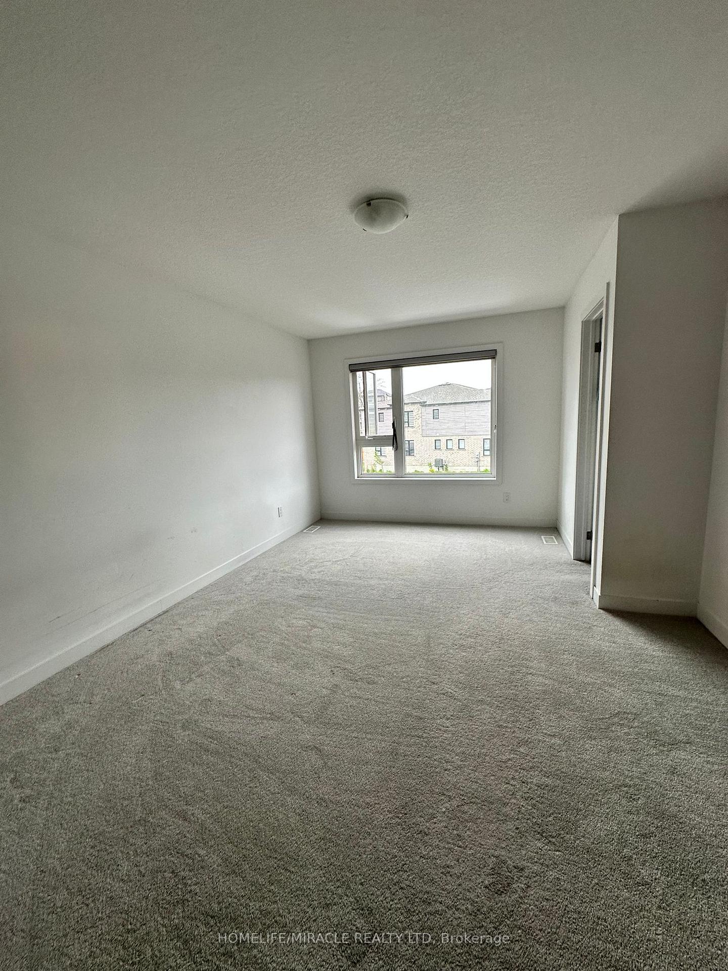 Photo 18 of 23 Pony Way, Kitchener — HOMEH