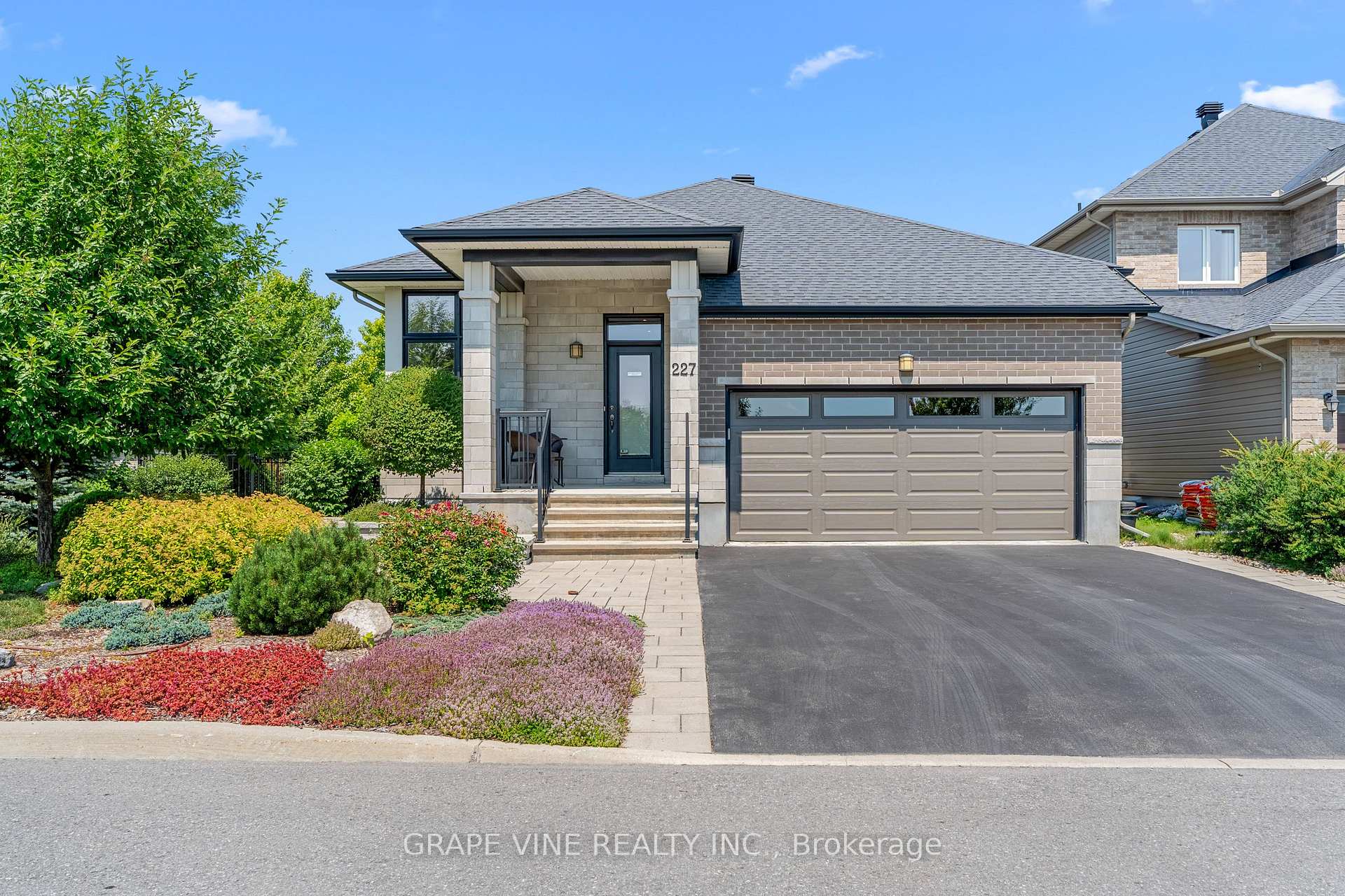 Photo 1 of 227 Sunnyridge Crescent, Ottawa, Kanata - Emerald Meadows/Trailwest — HOMEH