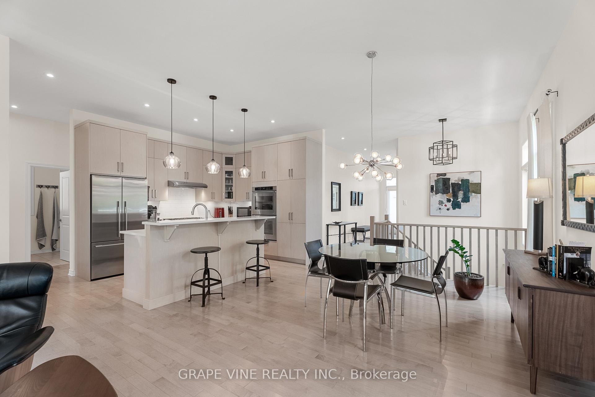 Photo 5 of 227 Sunnyridge Crescent, Ottawa, Kanata - Emerald Meadows/Trailwest — HOMEH