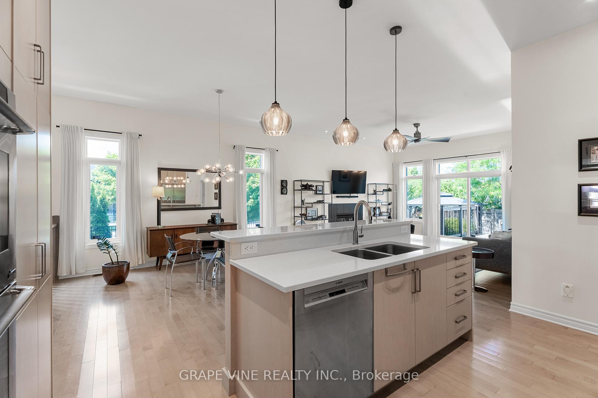 Photo 8 of 227 Sunnyridge Crescent, Ottawa, Kanata - Emerald Meadows/Trailwest — HOMEH