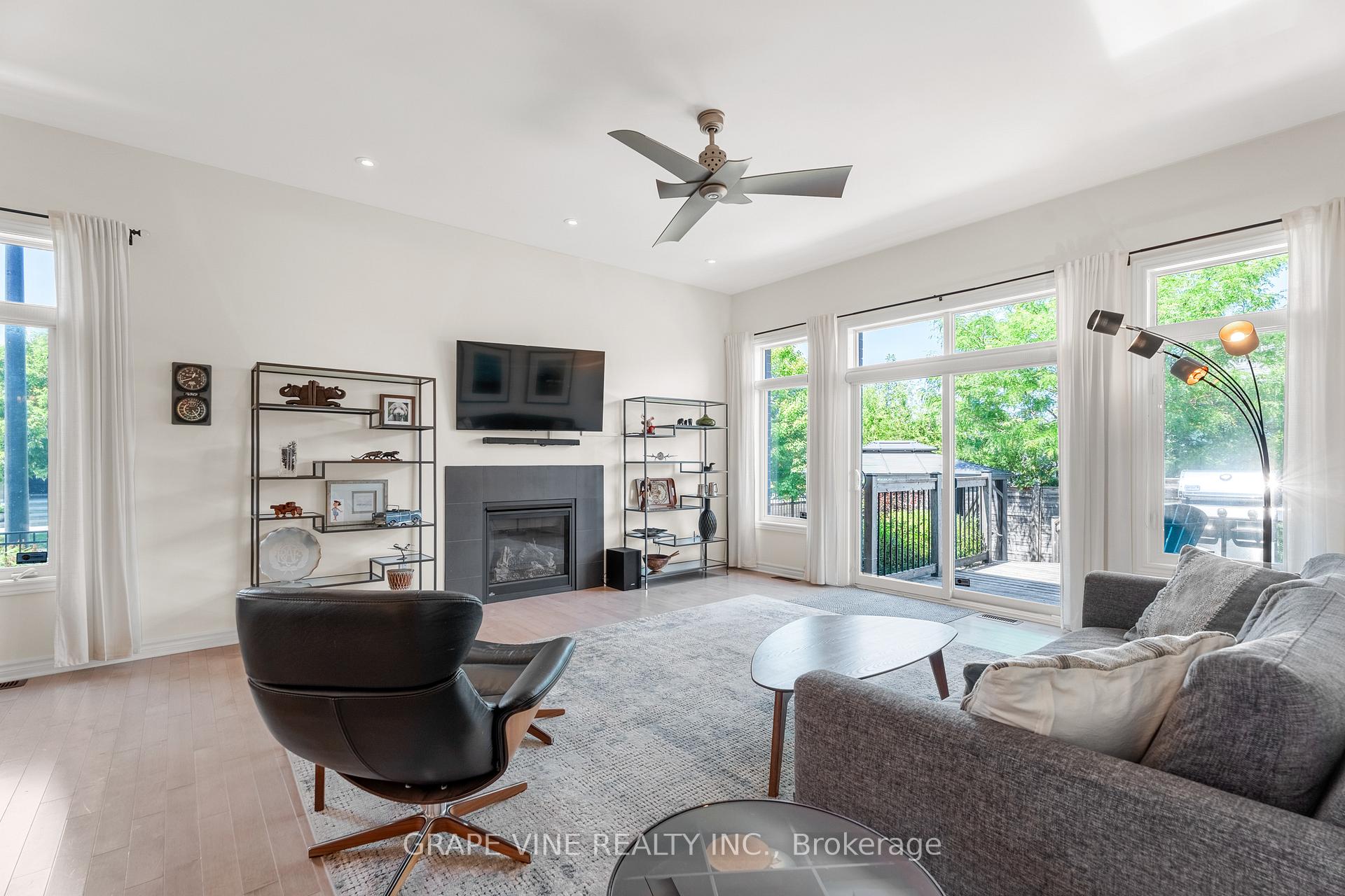 Photo 10 of 227 Sunnyridge Crescent, Ottawa, Kanata - Emerald Meadows/Trailwest — HOMEH