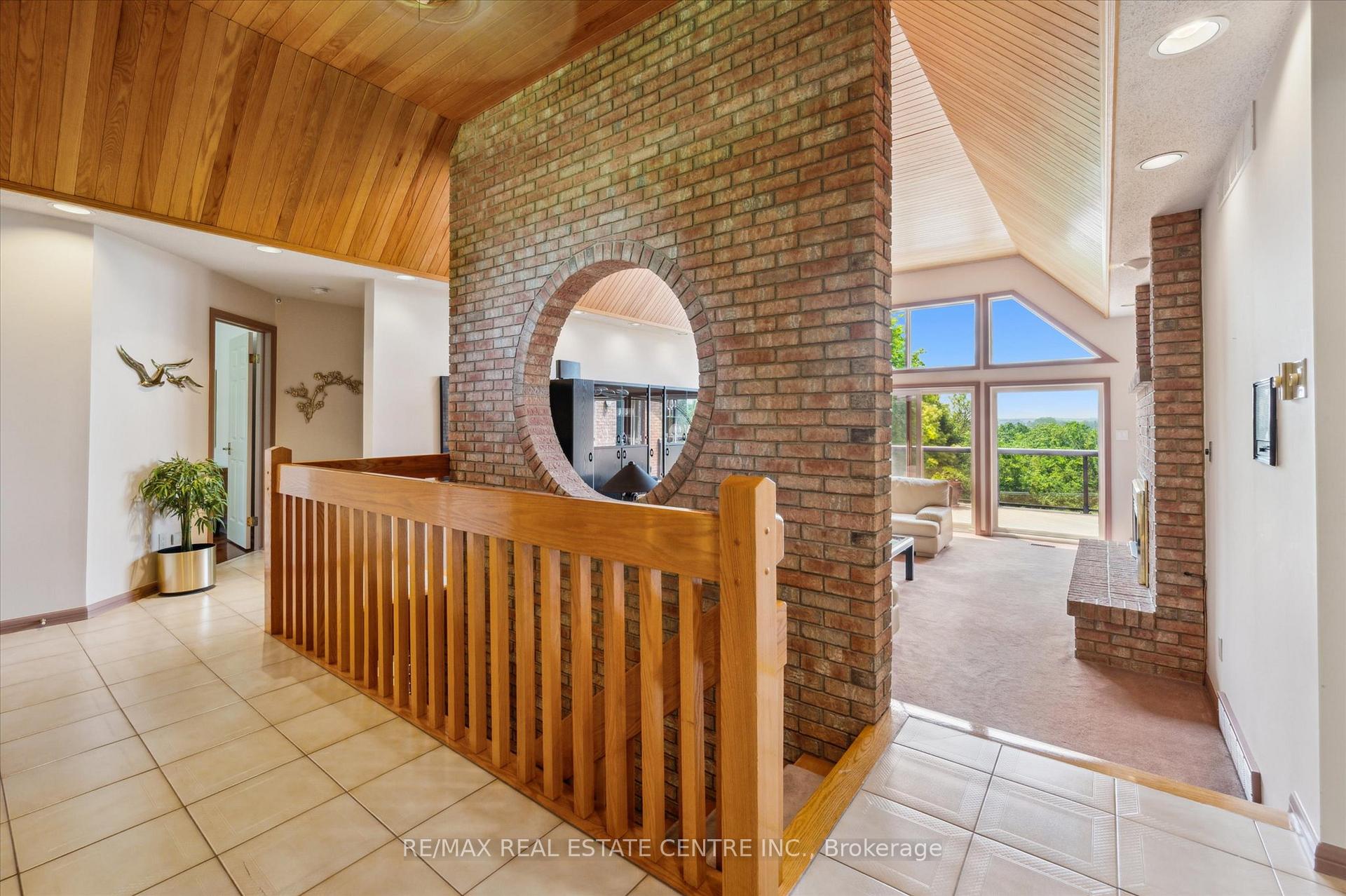 Photo 8 of 211 Edgehill Drive, Kitchener — HOMEH