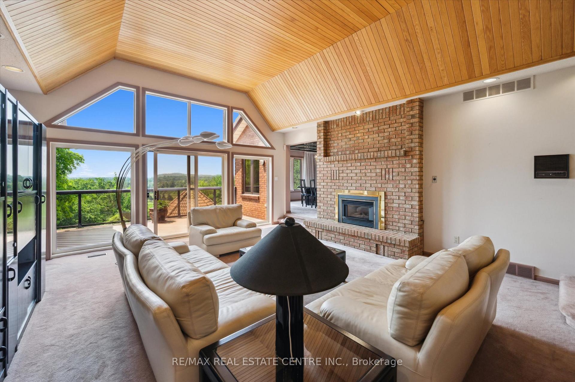 Photo 9 of 211 Edgehill Drive, Kitchener — HOMEH