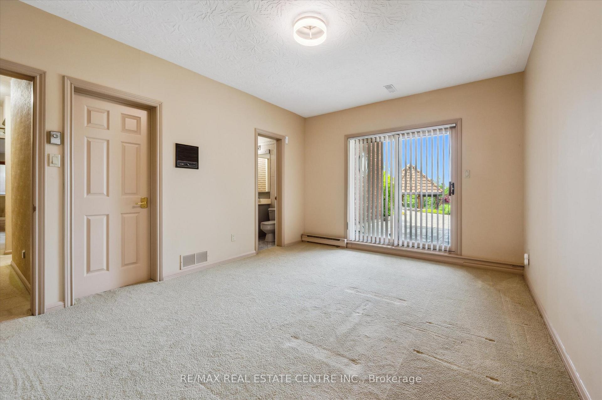 Photo 31 of 211 Edgehill Drive, Kitchener — HOMEH
