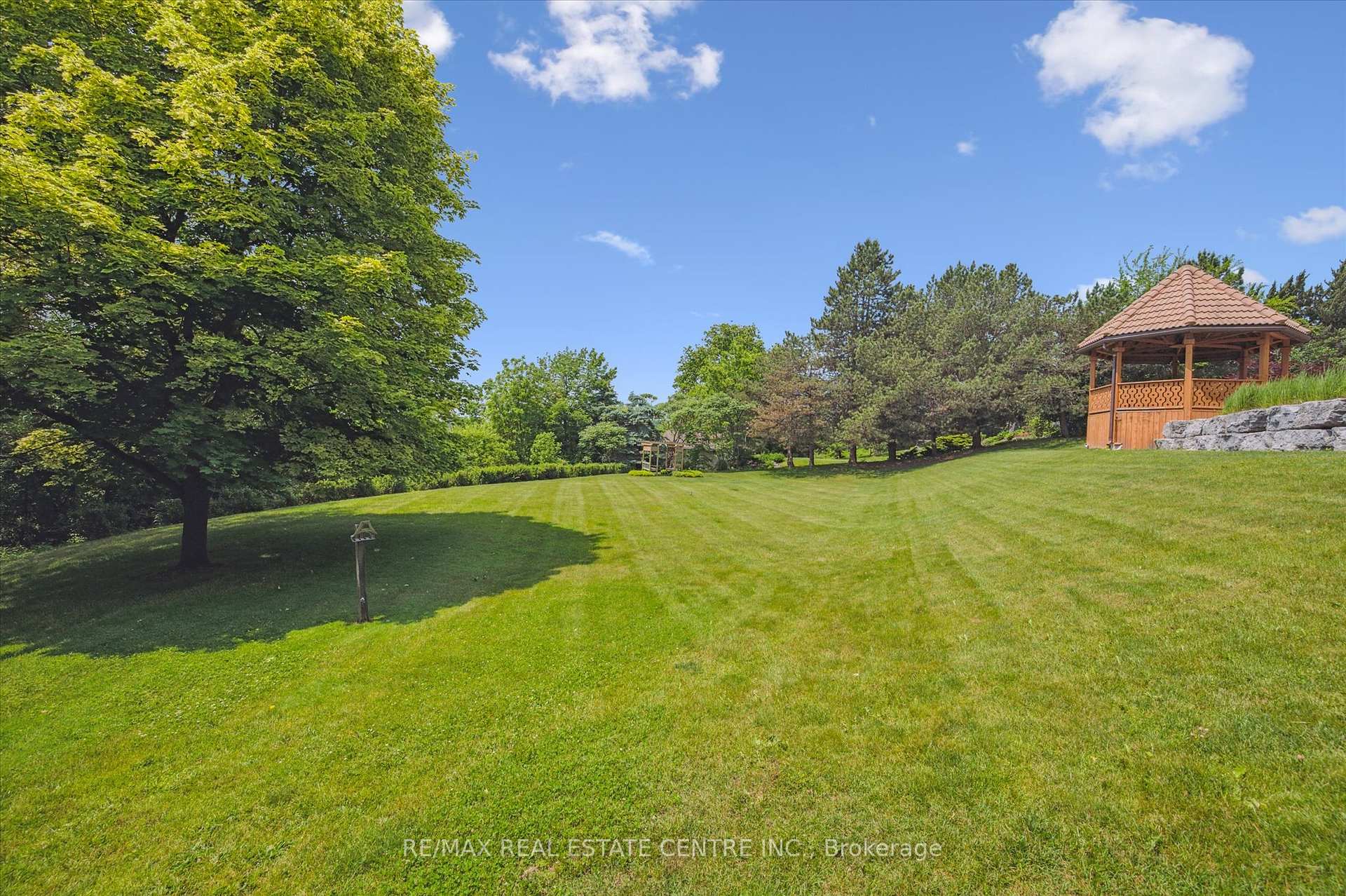 Photo 42 of 211 Edgehill Drive, Kitchener — HOMEH
