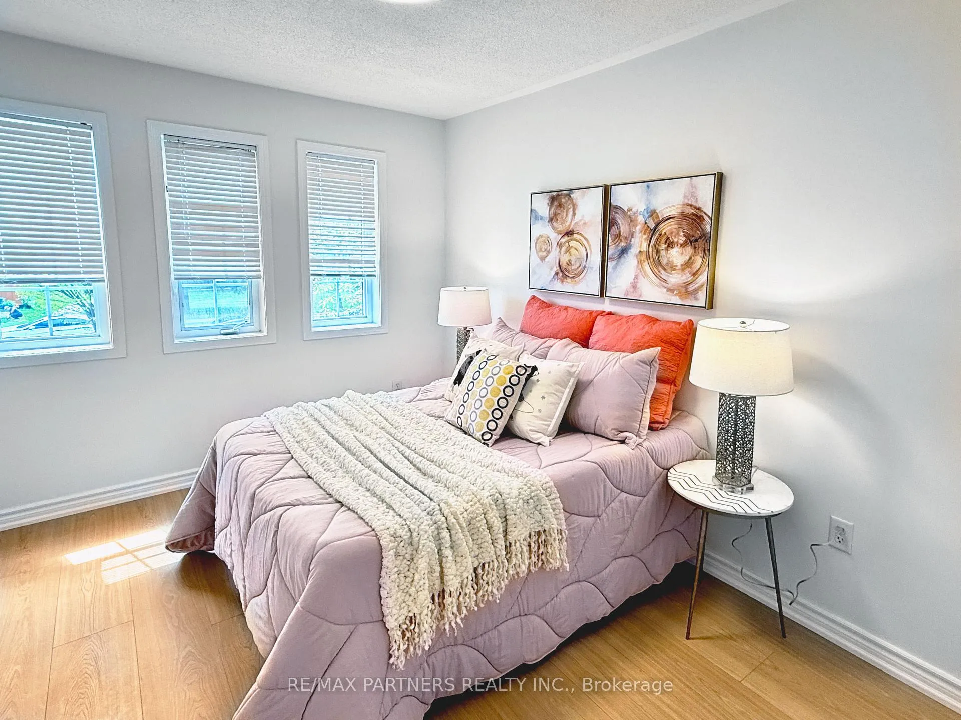 Photo 12 of 516 Bur Oak Avenue, Markham, Berczy — HOMEH