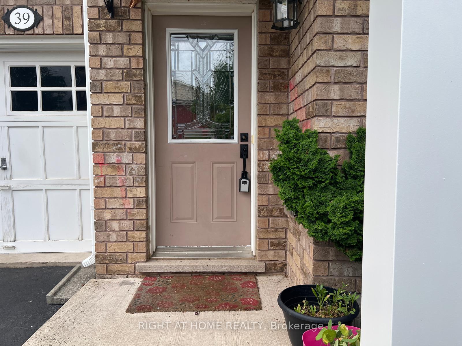 Front of 39 Golden Iris Crescent