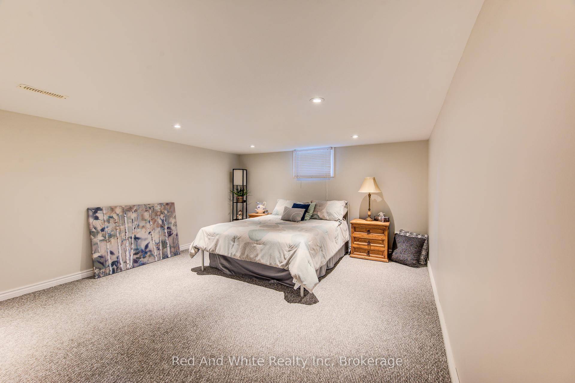 Photo 32 of 36 Anthony Place, Kitchener — HOMEH