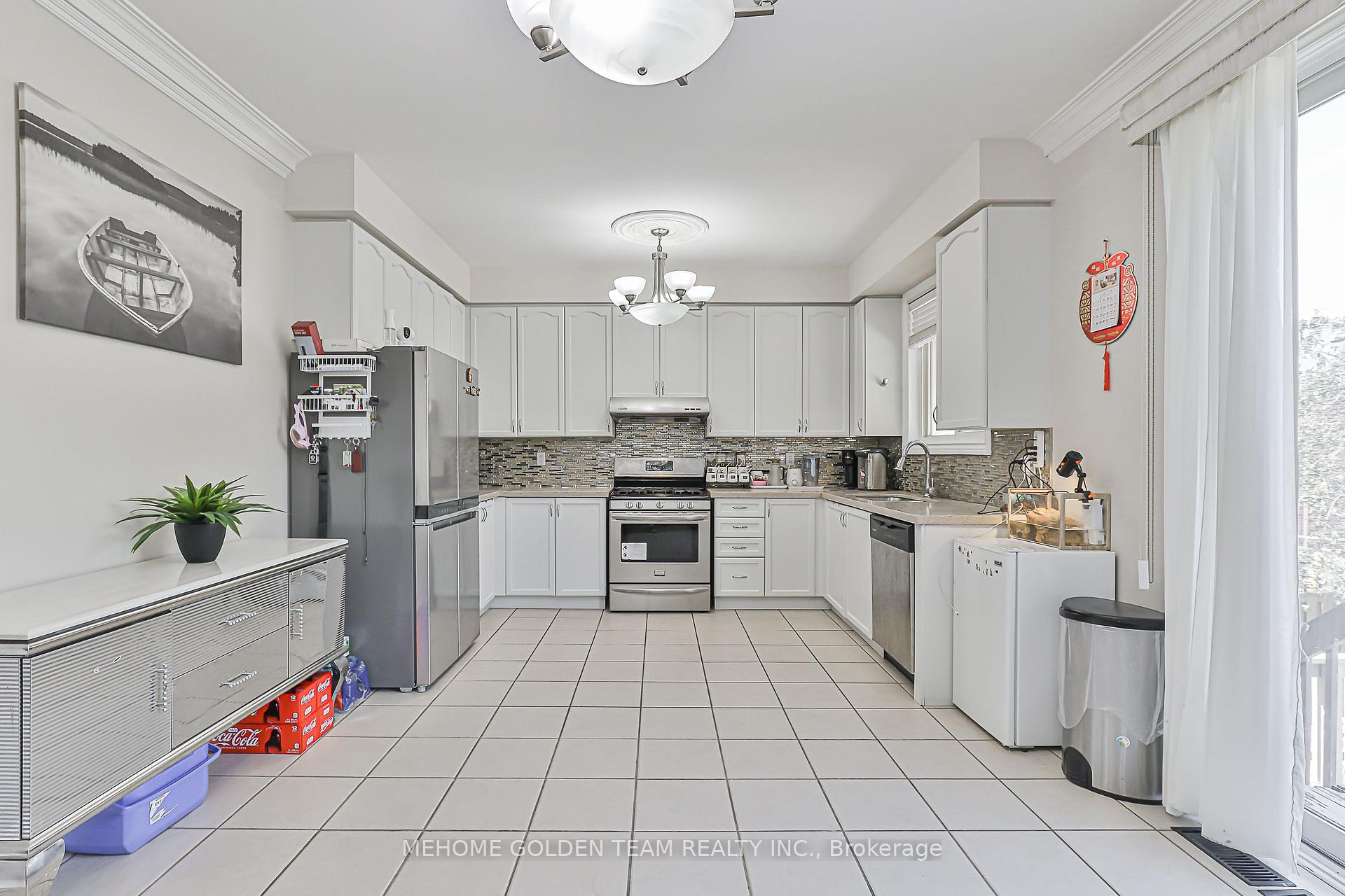 Photo 12 of 30 Mingay Avenue, Markham, Wismer — HOMEH