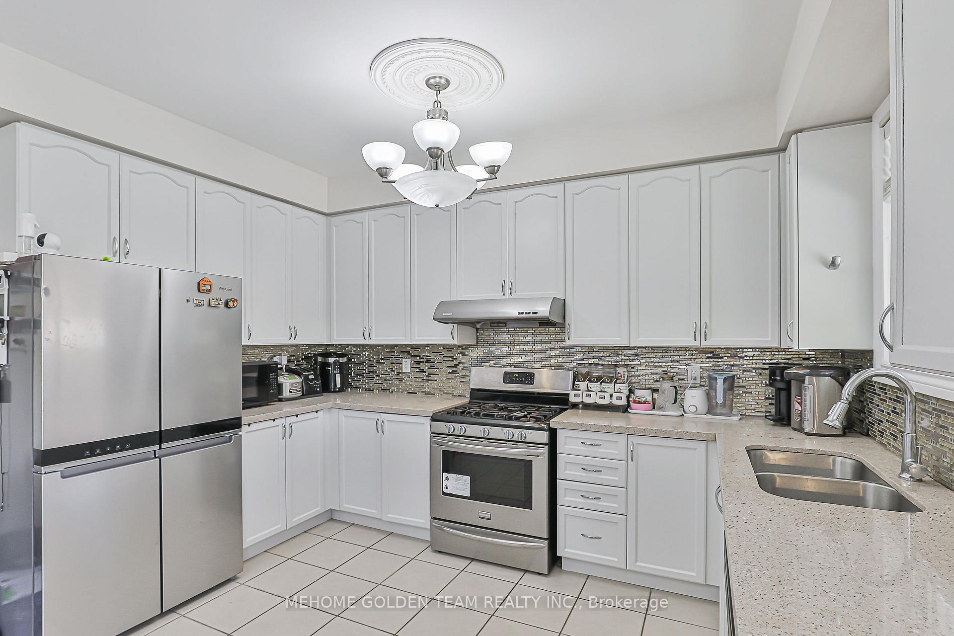 Photo 13 of 30 Mingay Avenue, Markham, Wismer — HOMEH