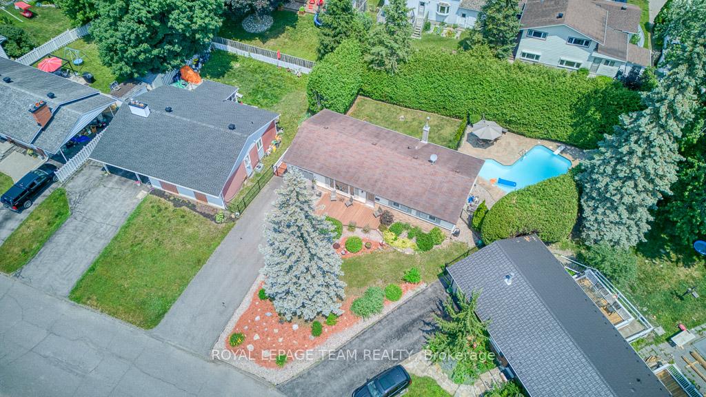 Photo 3 of 112 Oakburn Road, Ottawa, Kanata - Glencairn/Hazeldean — HOMEH