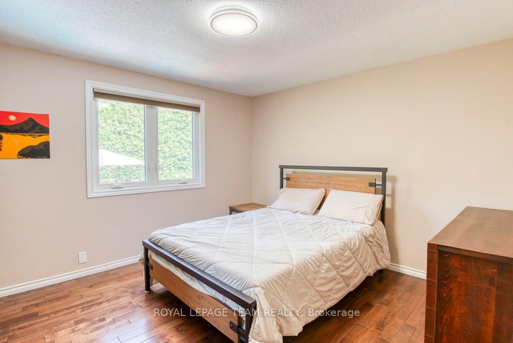 Photo 13 of 112 Oakburn Road, Ottawa, Kanata - Glencairn/Hazeldean — HOMEH
