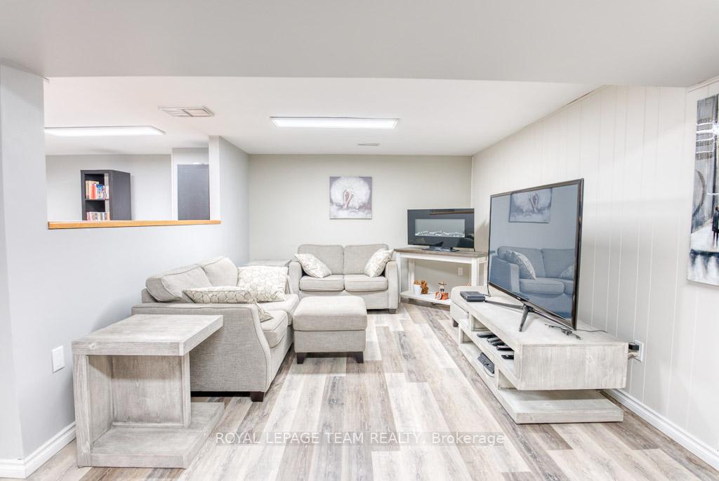 Photo 20 of 112 Oakburn Road, Ottawa, Kanata - Glencairn/Hazeldean — HOMEH
