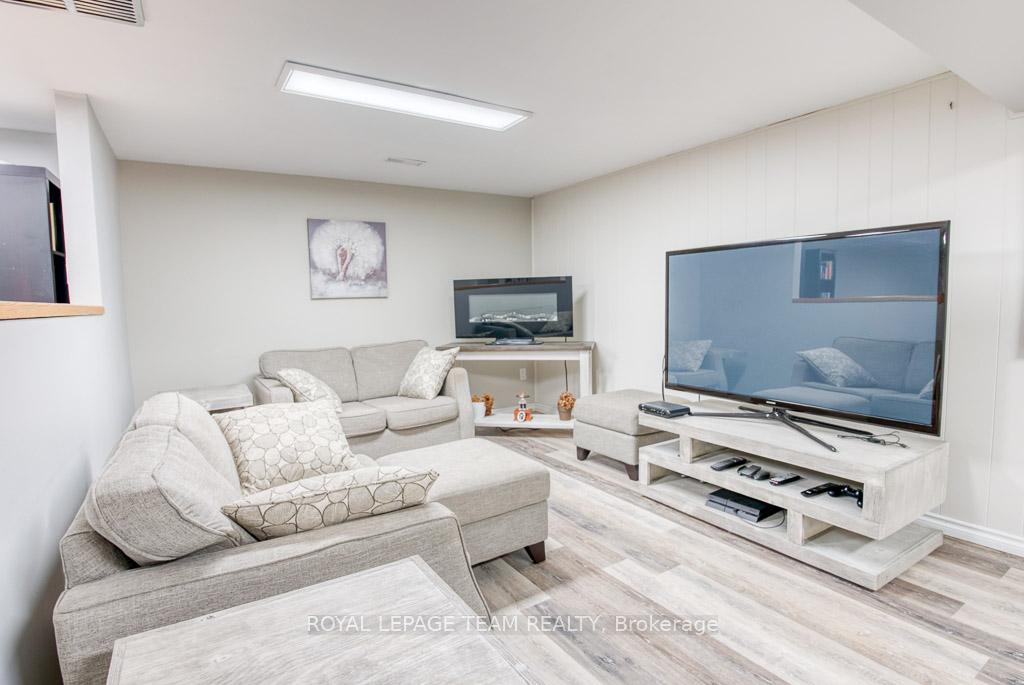 Photo 21 of 112 Oakburn Road, Ottawa, Kanata - Glencairn/Hazeldean — HOMEH