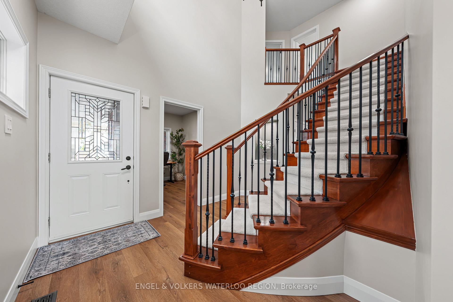 Photo 4 of 15 Cranbrook Street, Kitchener — HOMEH