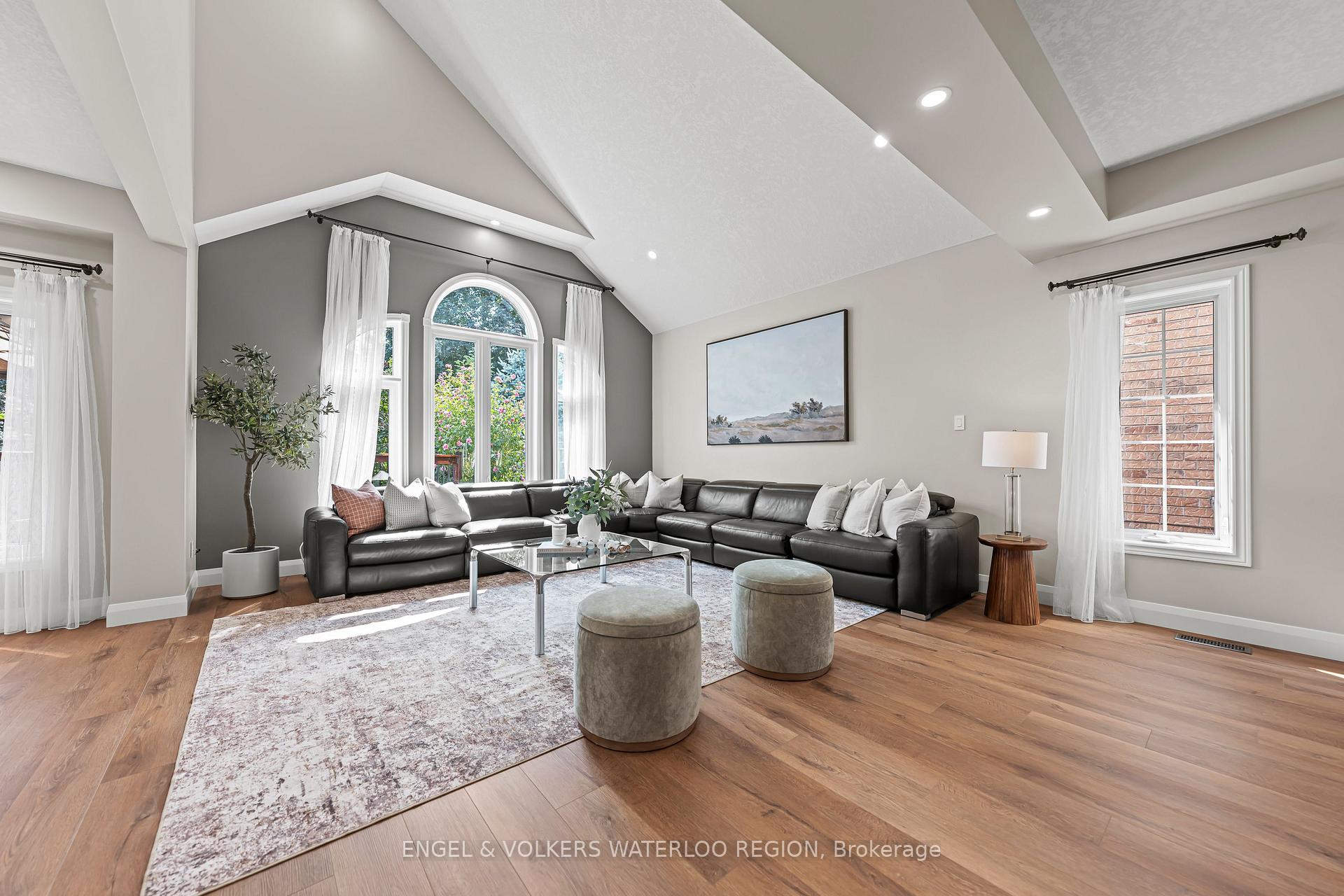 Photo 7 of 15 Cranbrook Street, Kitchener — HOMEH