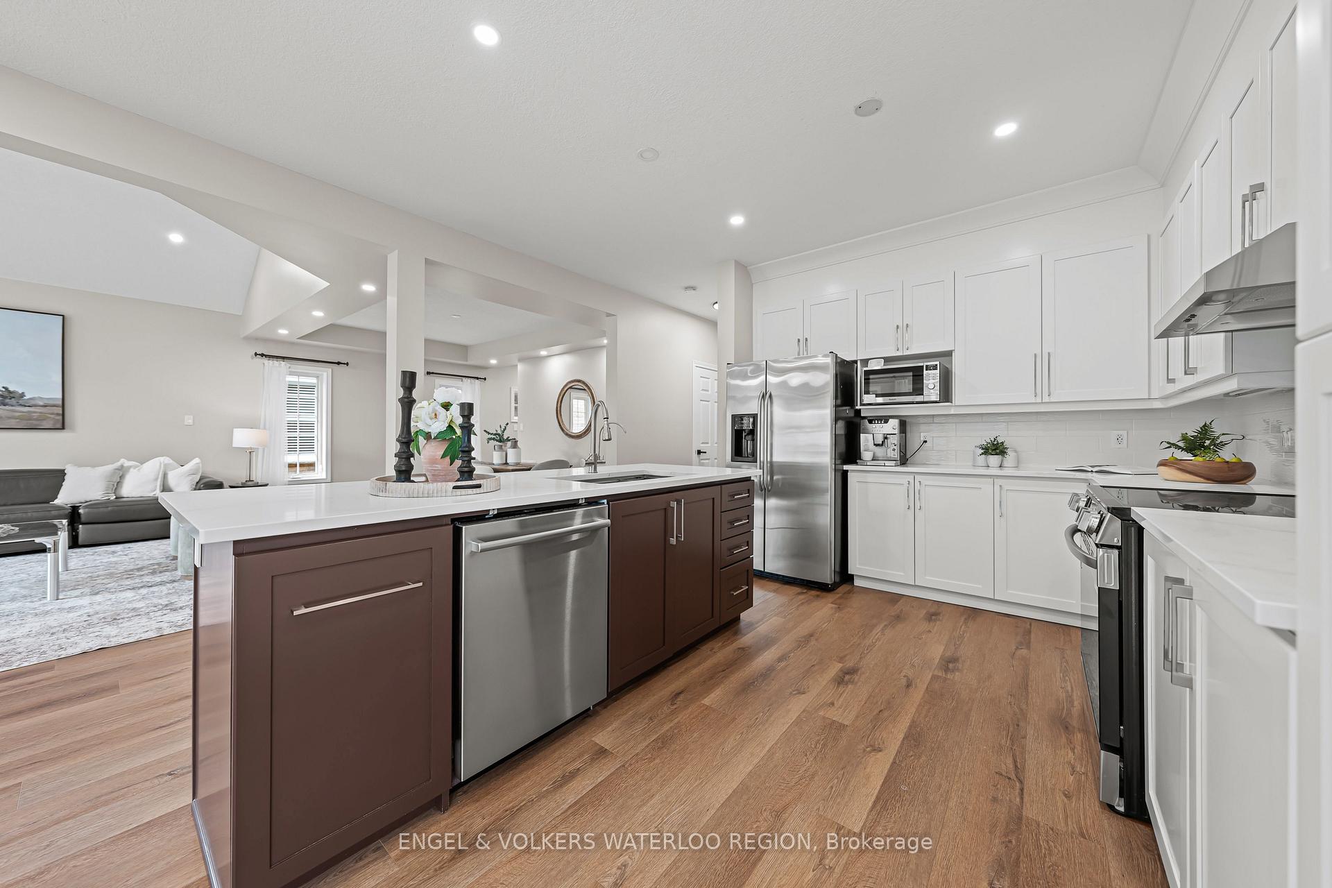 Photo 17 of 15 Cranbrook Street, Kitchener — HOMEH
