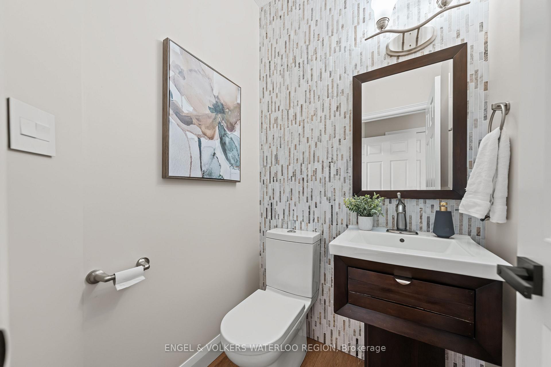 Photo 23 of 15 Cranbrook Street, Kitchener — HOMEH