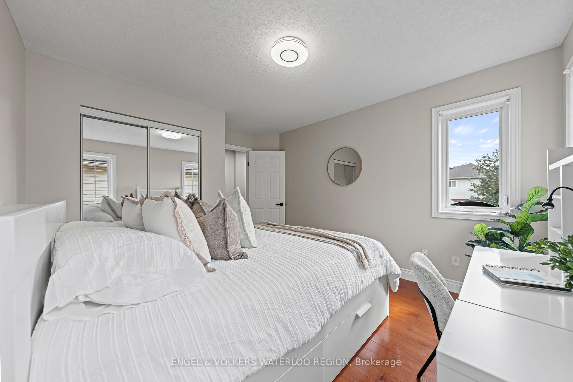 Photo 33 of 15 Cranbrook Street, Kitchener — HOMEH