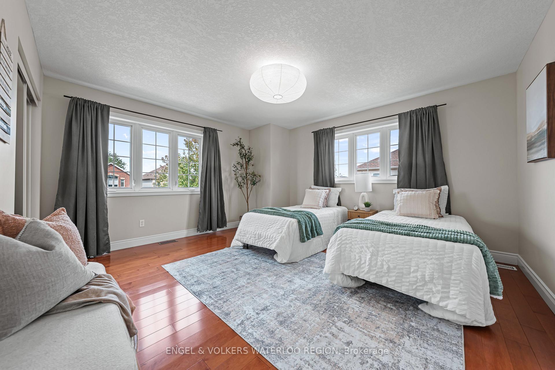 Photo 34 of 15 Cranbrook Street, Kitchener — HOMEH