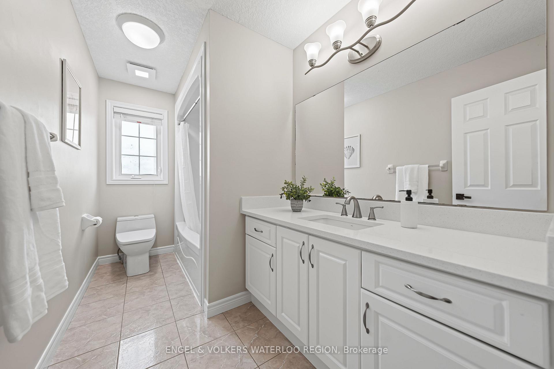 Photo 36 of 15 Cranbrook Street, Kitchener — HOMEH