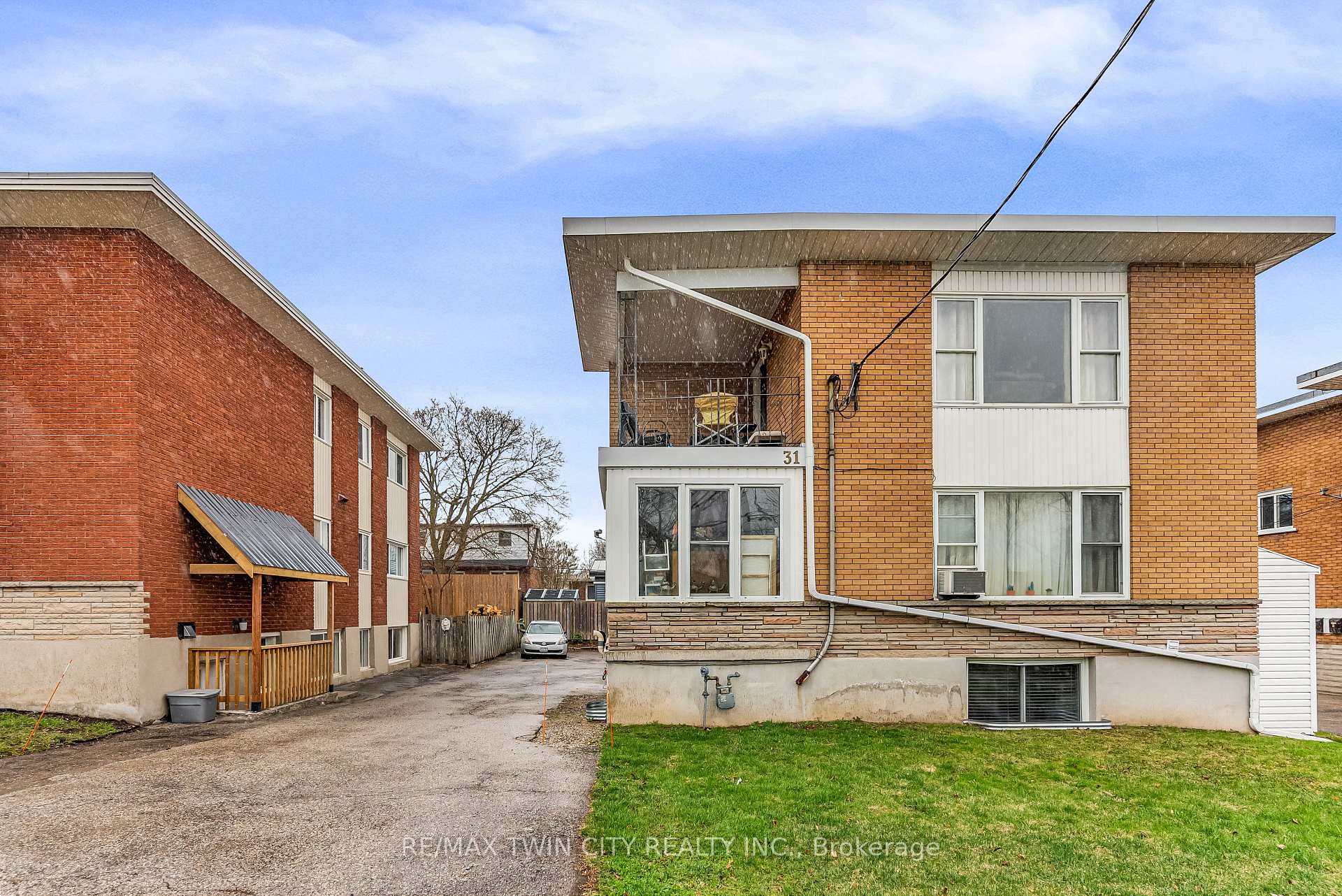 Front of Unit 1, 31 Southdale Avenue
