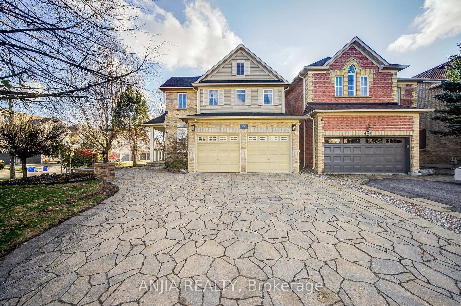 Photo 1 of 27 Larcastle Avenue, Markham, Berczy — HOMEH