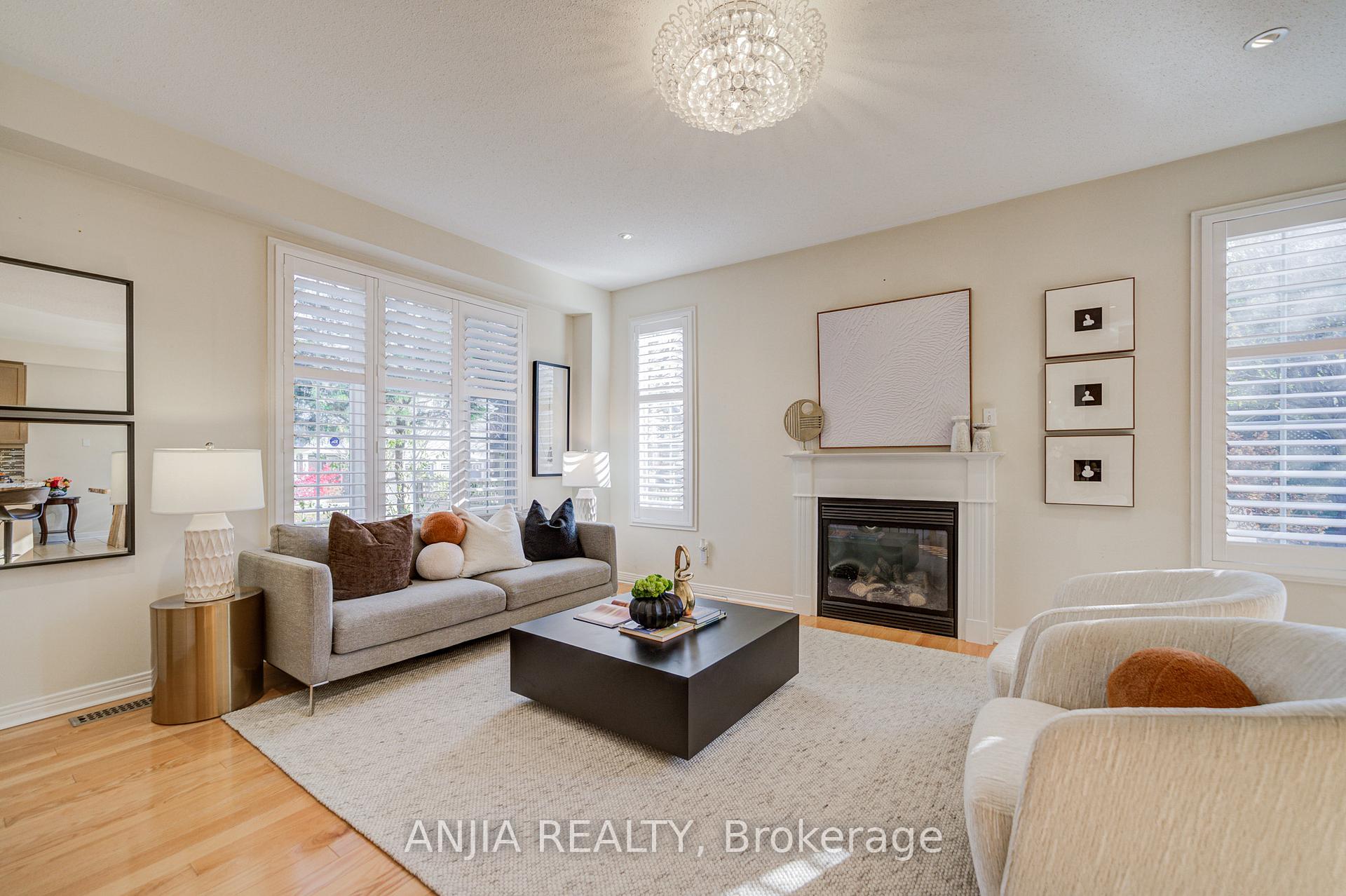 Photo 6 of 27 Larcastle Avenue, Markham, Berczy — HOMEH