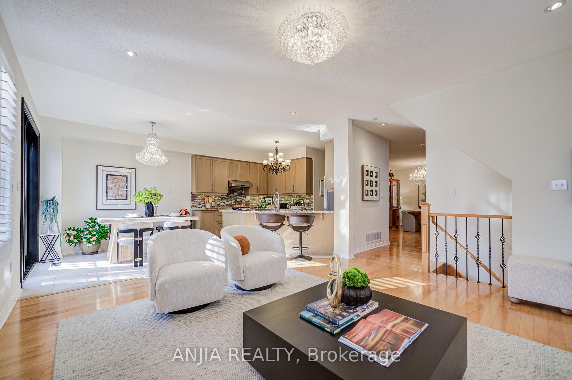 Photo 8 of 27 Larcastle Avenue, Markham, Berczy — HOMEH