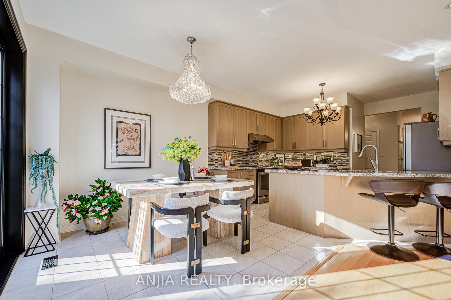 Photo 11 of 27 Larcastle Avenue, Markham, Berczy — HOMEH