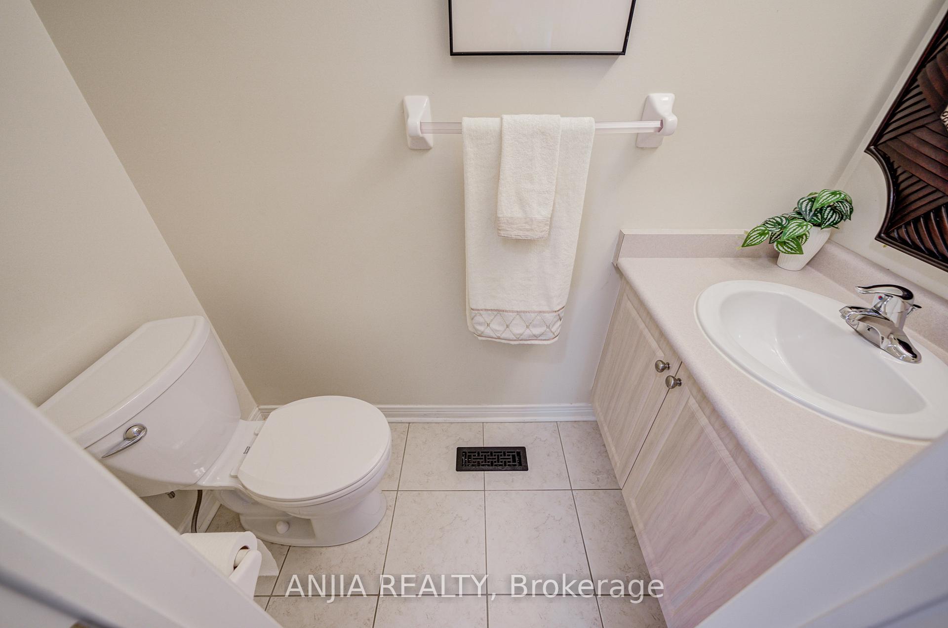 Photo 15 of 27 Larcastle Avenue, Markham, Berczy — HOMEH