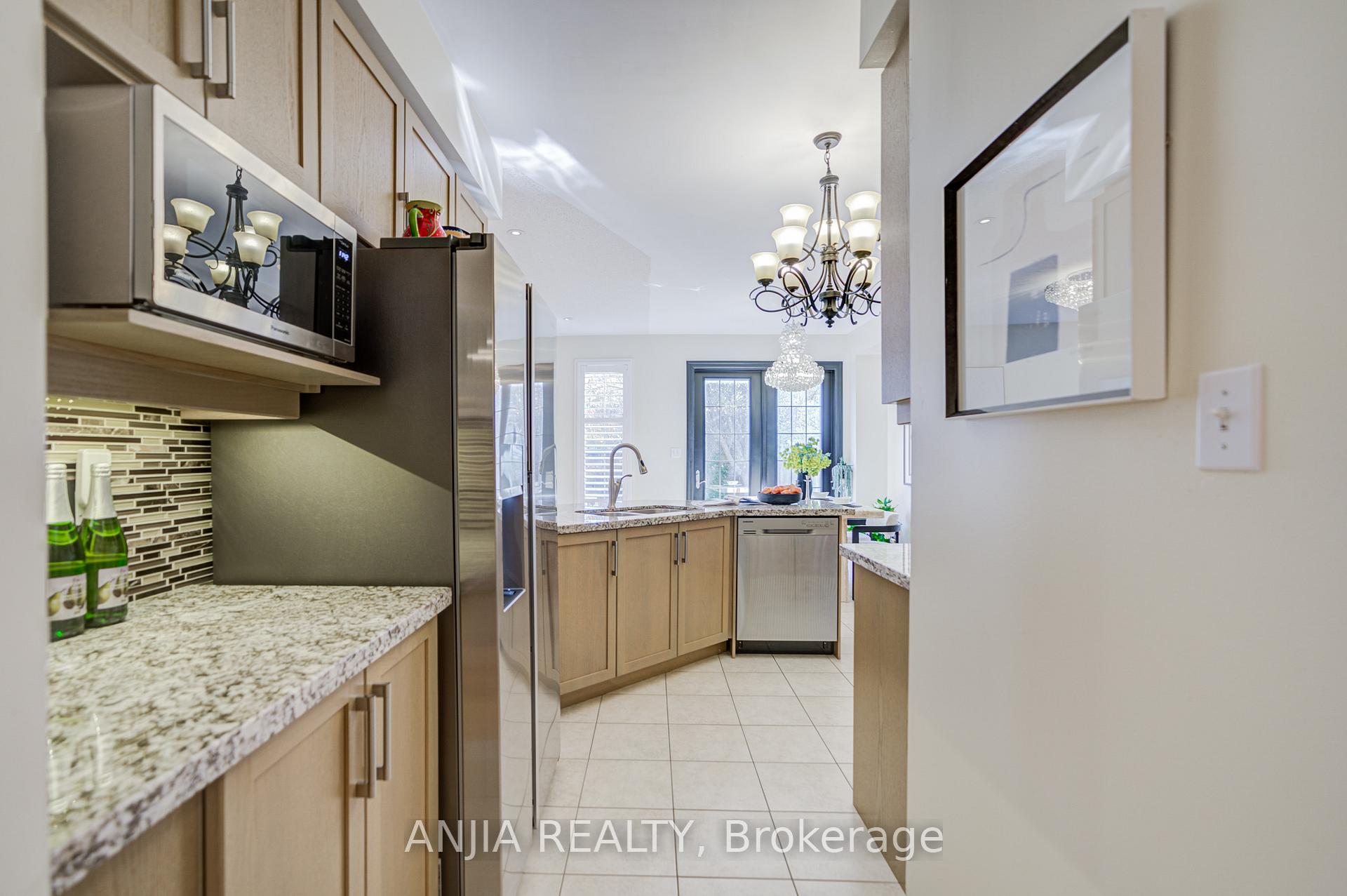 Photo 16 of 27 Larcastle Avenue, Markham, Berczy — HOMEH