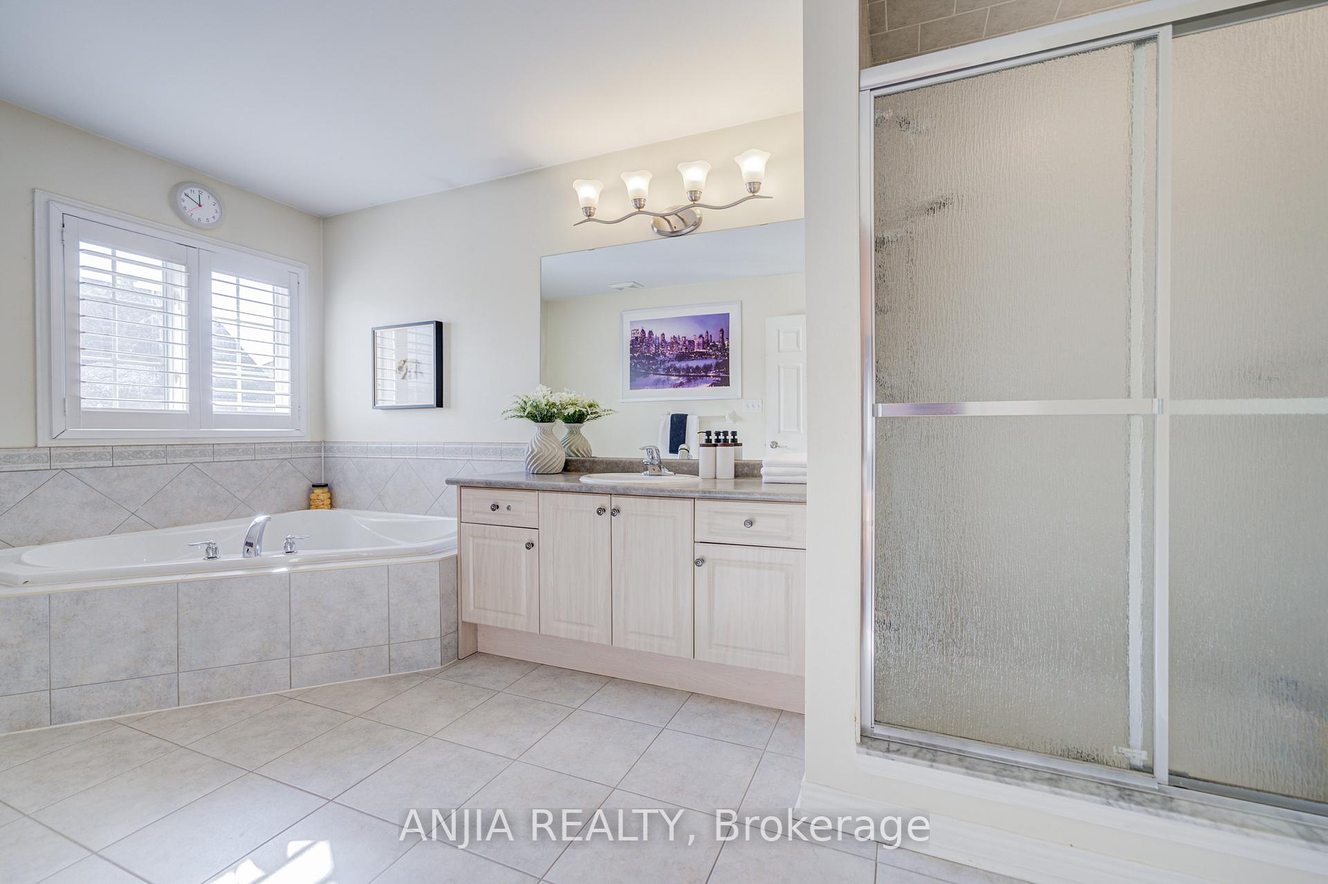 Photo 32 of 27 Larcastle Avenue, Markham, Berczy — HOMEH