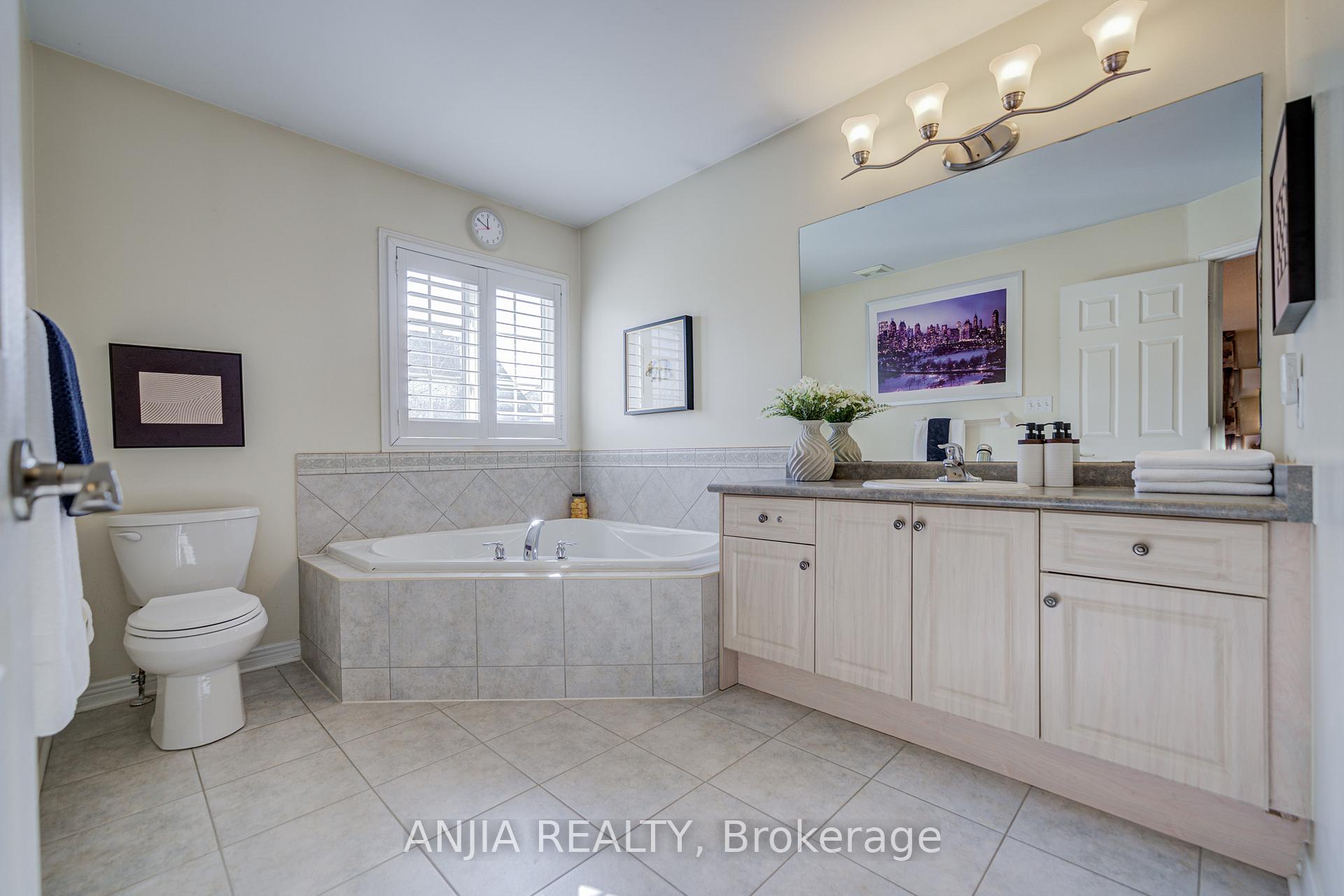 Photo 33 of 27 Larcastle Avenue, Markham, Berczy — HOMEH