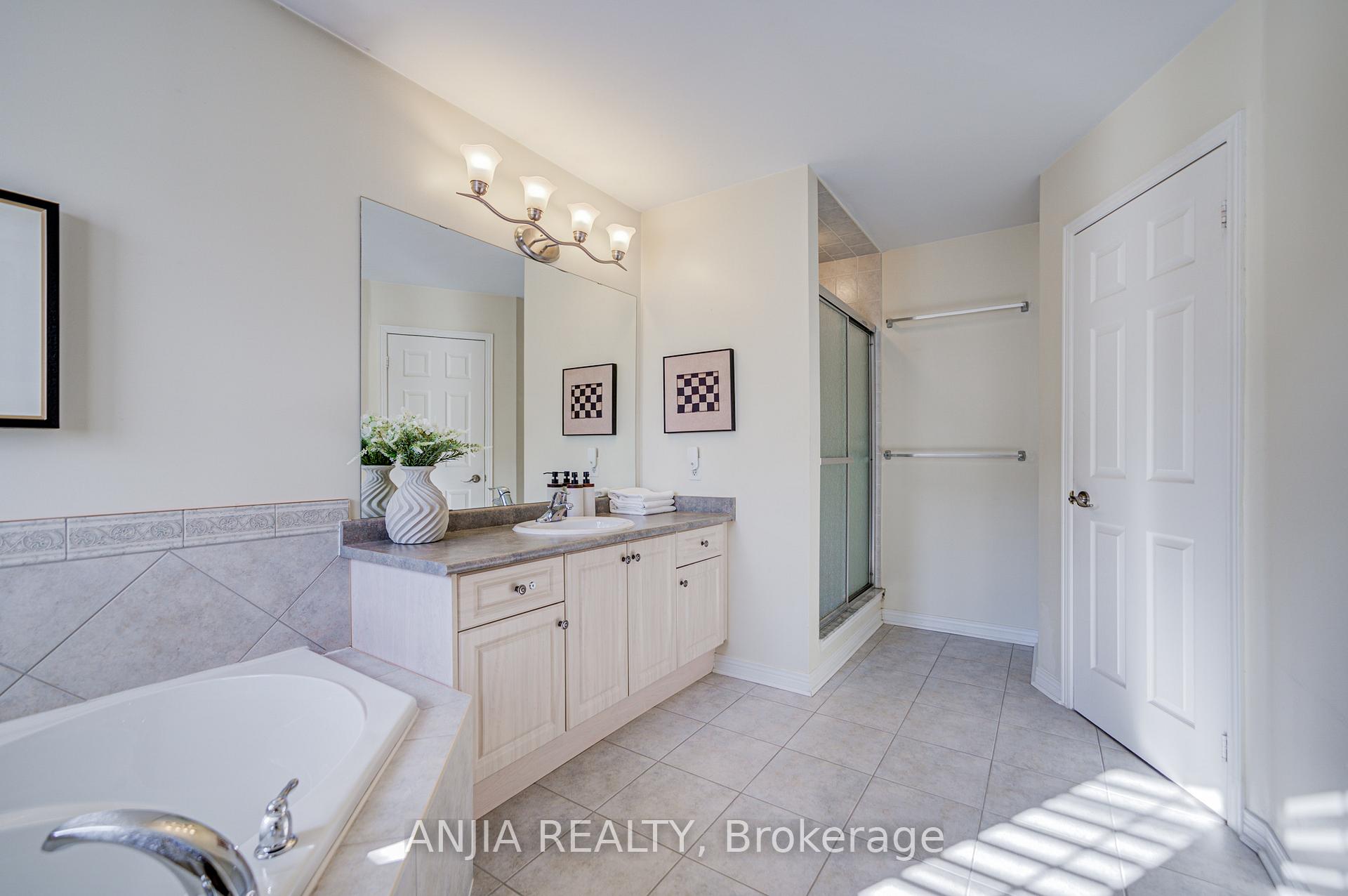 Photo 34 of 27 Larcastle Avenue, Markham, Berczy — HOMEH