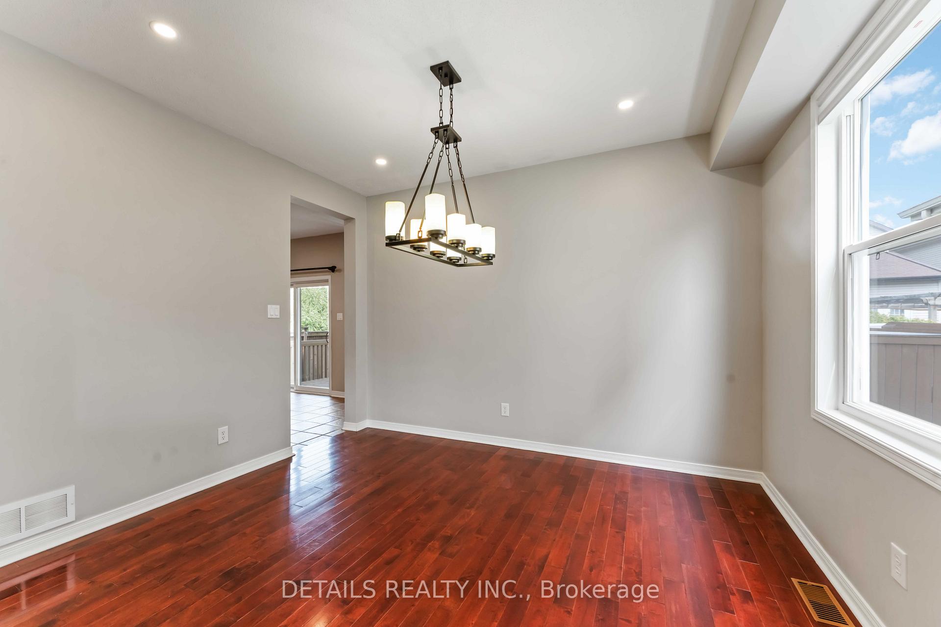 Photo 6 of 120 Streamside Crescent, Ottawa, Kanata - Morgan's Grant/South March — HOMEH