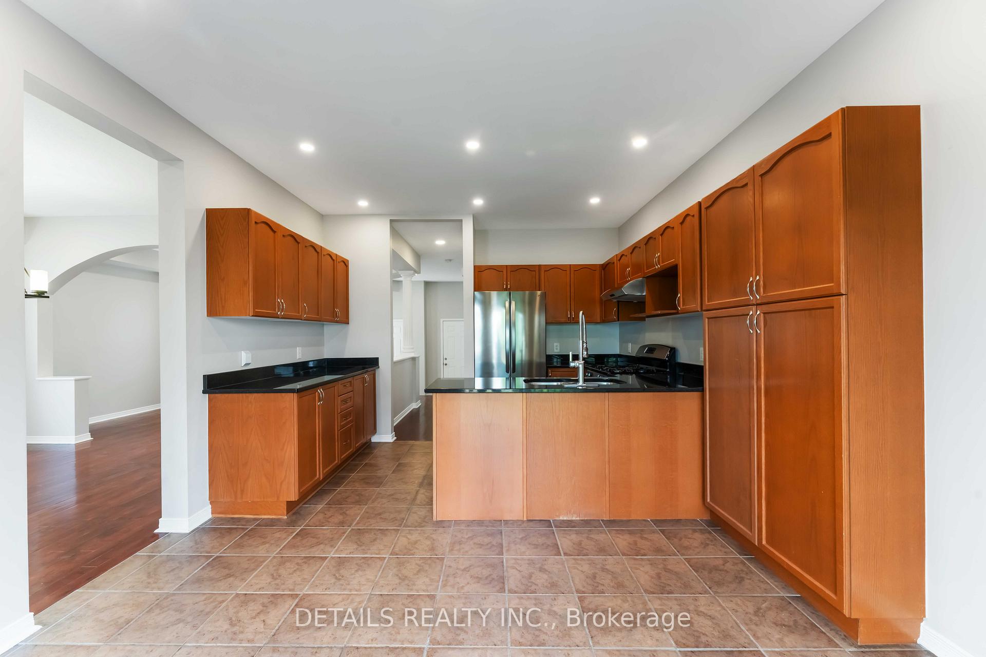 Photo 10 of 120 Streamside Crescent, Ottawa, Kanata - Morgan's Grant/South March — HOMEH