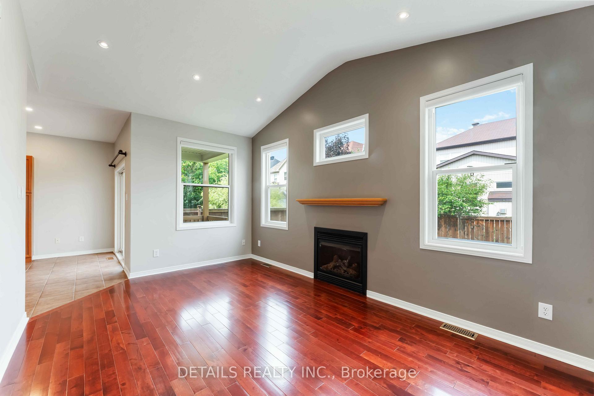 Photo 14 of 120 Streamside Crescent, Ottawa, Kanata - Morgan's Grant/South March — HOMEH