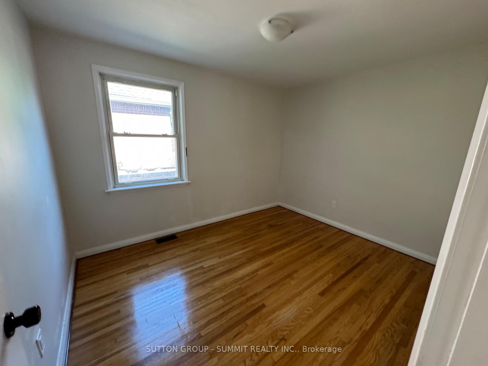 Photo 7 of Unit Main, 839 Brucedale Avenue E, Hamilton, Sunninghill — HOMEH