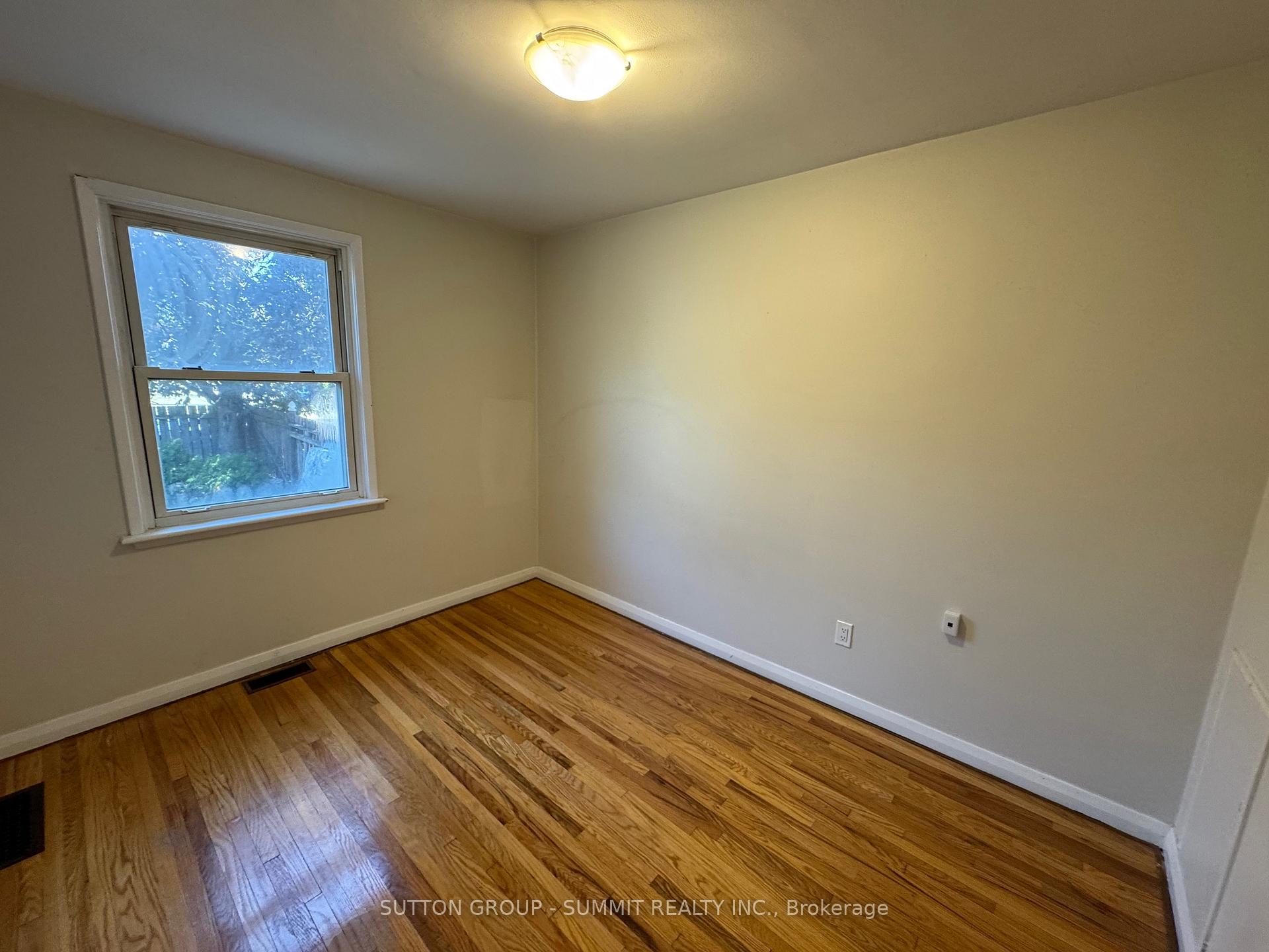 Photo 8 of Unit Main, 839 Brucedale Avenue E, Hamilton, Sunninghill — HOMEH