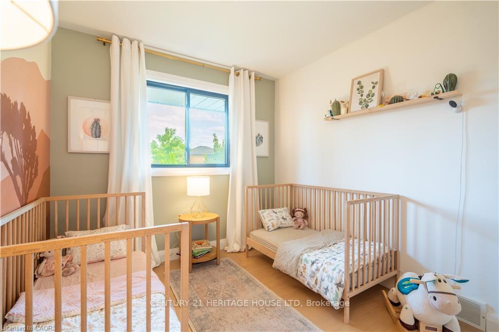 Photo 19 of 3 Casey Drive, Kitchener, Idlewood — HOMEH
