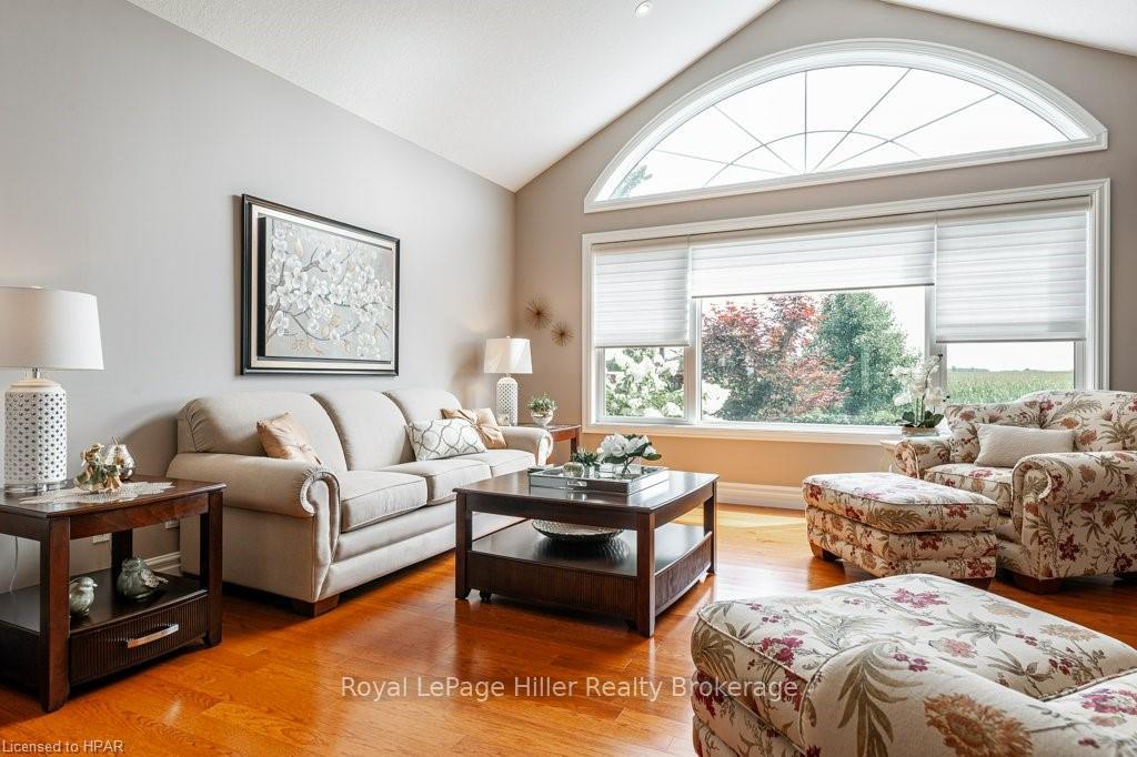 Photo 8 of 34122 Saintsbury Line, Lucan Biddulph, Lucan — HOMEH
