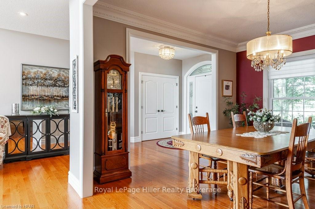 Photo 11 of 34122 Saintsbury Line, Lucan Biddulph, Lucan — HOMEH